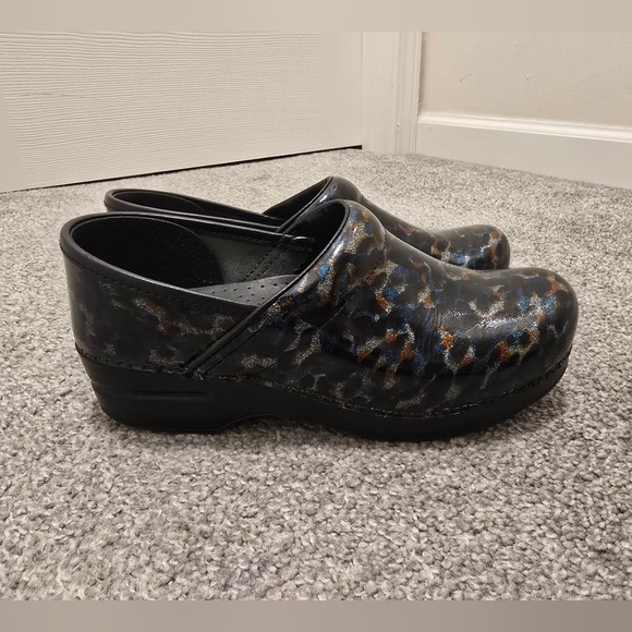 Dansko Multi Colored Leopard Print Comfort Clog Shoe Professional Size 39/8.5 - Picture 2 of 12